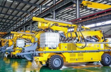 新筑智装积极参与川藏铁路建设，并与多家参建单位形成...