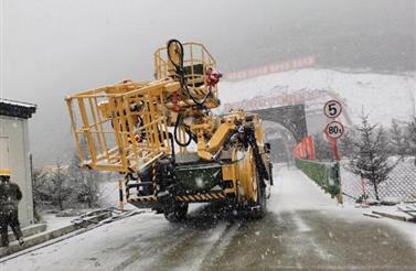 川藏线建设的“钢铁侠” | 新筑智装
